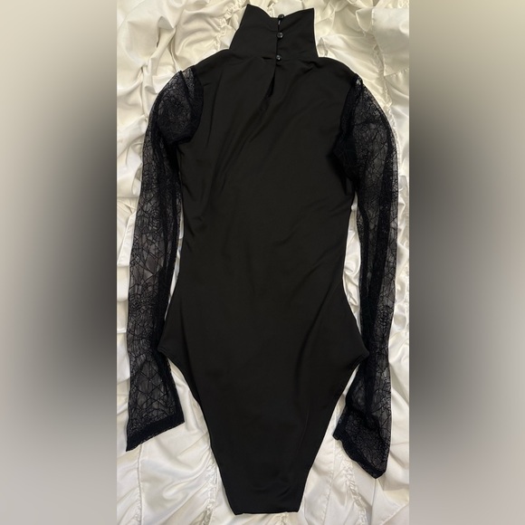 Disturbia Sheer Spiderweb Lace Black Bodysuit Women’s Size 2 - Picture 4 of 11